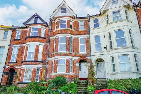 Milward Crescent, Hastings 2 bed flat for sale