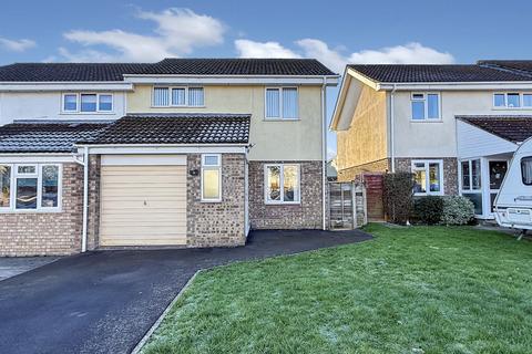 Woburn Close, Trowbridge 3 bed semi