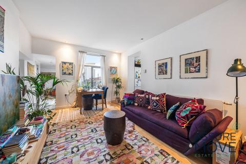 Mare Street, London, E8 1 bed apartment for sale