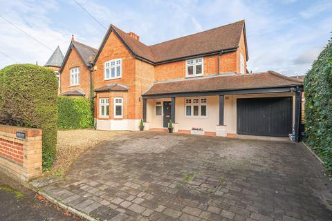 Hook Heath Road, Hook Heath, GU22 4 bed semi