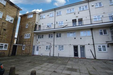 Radcliffe Way, Northolt 3 bed maisonette for sale