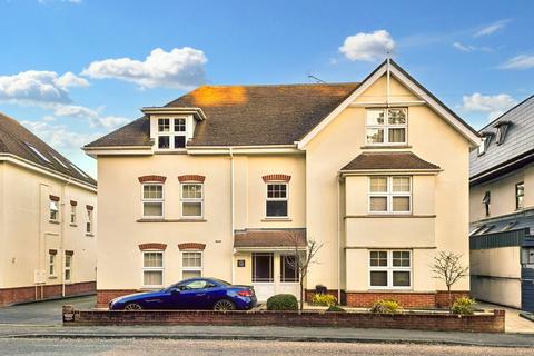 Alumhurst Road, Bournemouth, Dorset, BH4 2 bed apartment for sale