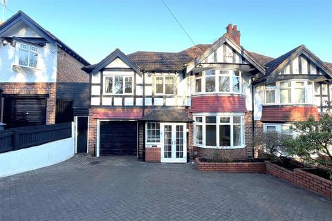 Wake Green Road, Birmingham B13 4 bed semi