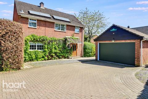Fakenham Road, Beetley 4 bed detached house for sale