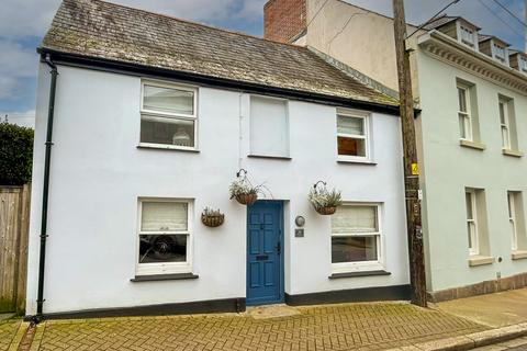 North Street, Lostwithiel, Cornwall... 2 bed end of terrace house for sale