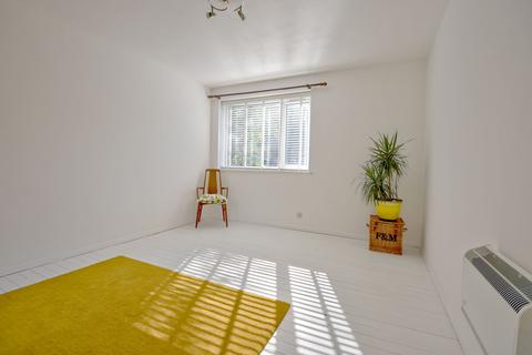 Ward Road, Tufnell Park, London N19 2 bed flat for sale