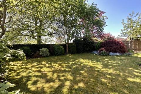 Markland Way, Uckfield, East Sussex 3 bed semi