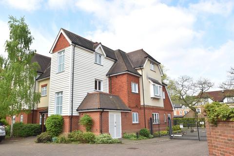 Rouse Close, Weybridge, KT13 2 bed apartment for sale