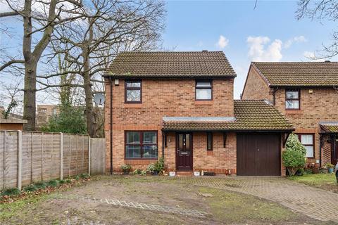 3 bedroom link detached house for sale