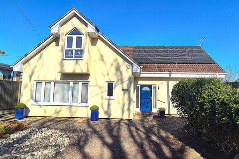 Yeovil Road, Sherborne DT9 3 bed detached house for sale