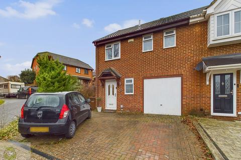 Morland Drive, Strood, Rochester ME2 3LW 3 bed semi