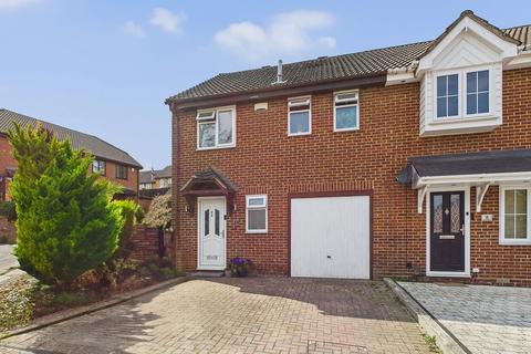 Morland Drive, Strood, Rochester ME2 3LW 3 bed semi