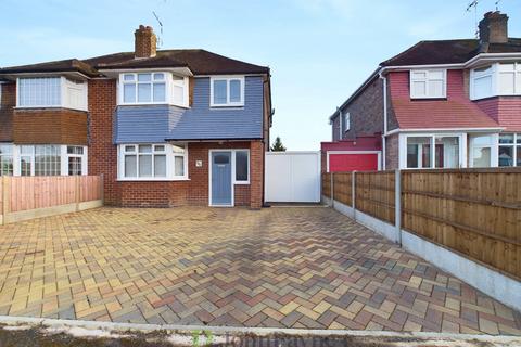 Watercall Avenue, Styvechale... 3 bed semi