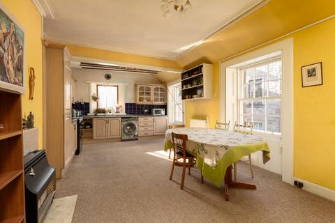 Barossa Place, Perth PH1 4 bed flat for sale