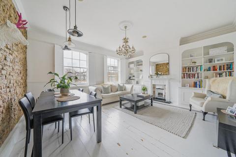 Blackfords Path, Roehampton, London... 2 bed maisonette for sale