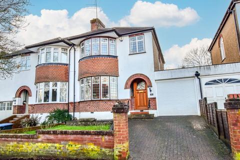 Osbourne Avenue, Kings Langley, WD4 3 bed semi