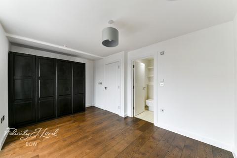 Blair Street, London 2 bed apartment for sale
