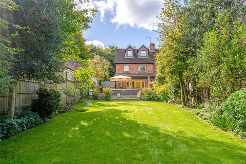 Green Lane Villa, Churt GU10 4 bed semi