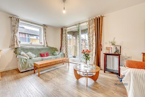 Chelmsford CM1 2 bed apartment for sale