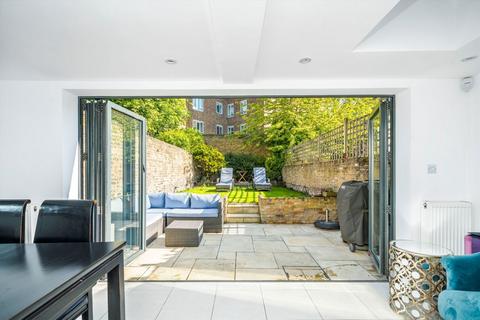 Packington Street, London N1 3 bed flat for sale