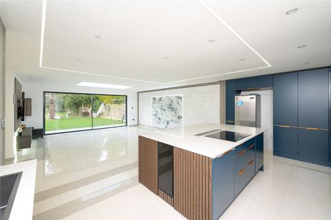 Carnegie Road, St. Albans, Hertfordshire 4 bed semi