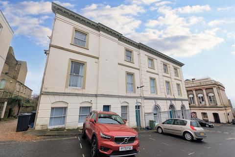 7 Lind Hill, Ryde, PO33 2LD 2 bed flat for sale