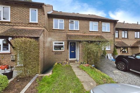 Leicester, Berkshire RG12 2 bed terraced house for sale