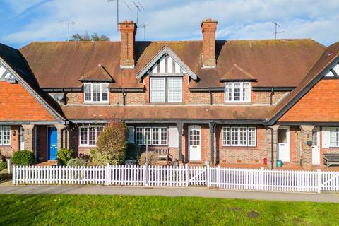 Bletchingley Road, Godstone 3 bed cottage for sale