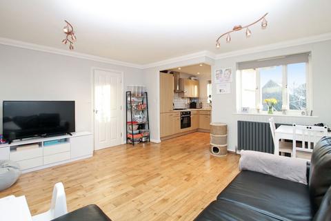 London Road, Romford RM7 2 bed apartment for sale