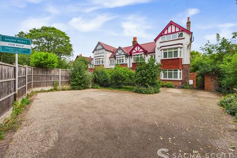 6 bedroom semi-detached house for sale
