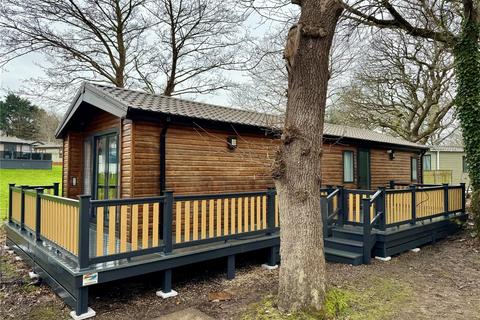 Shorefield Park, Near Milford On Sea... 2 bed park home for sale