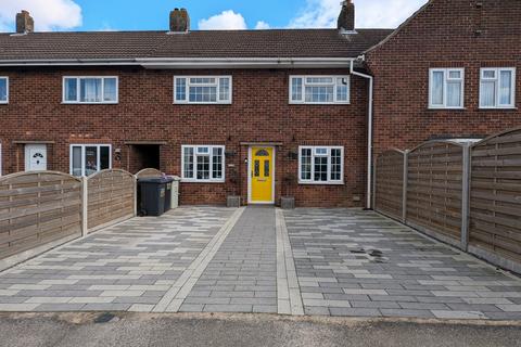 St Bernards Avenue, Louth LN11 3 bed terraced house for sale
