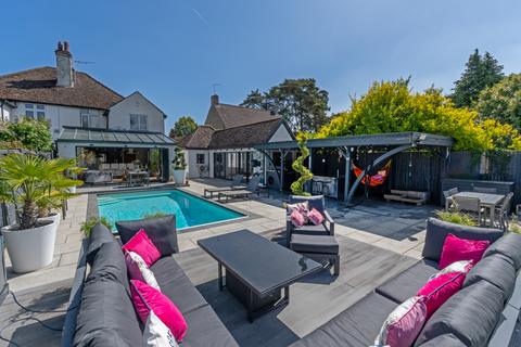Latchmore Bank, Bishop's Stortford CM22 3 bed semi