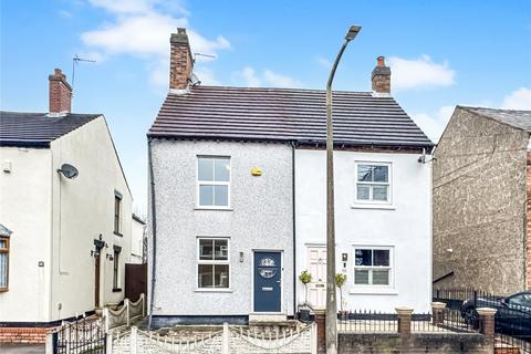 New Penkridge Road, Cannock... 3 bed semi