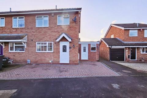 Sorrel Drive, Kingsbury, Tamworth 3 bed semi