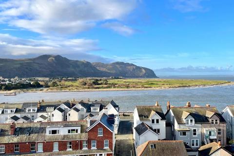 Deganwy Road, Deganwy, Conwy 2 bed apartment for sale
