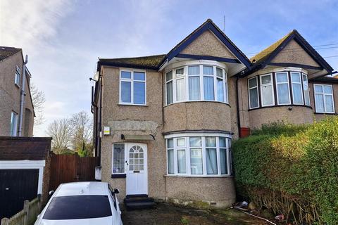 Maricas Avenue, Harrow 2 bed flat for sale