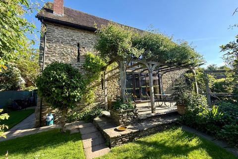 Perton, Stoke Edith, Hereford, HR1 3 bed barn conversion for sale