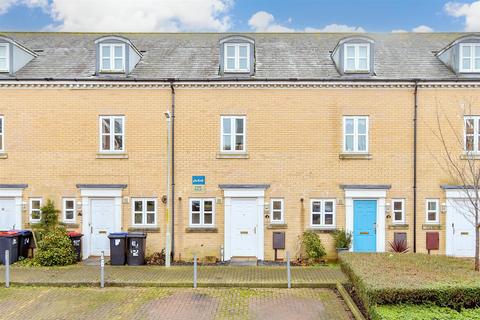 Gilbert Way, Canterbury, Kent 3 bed townhouse for sale