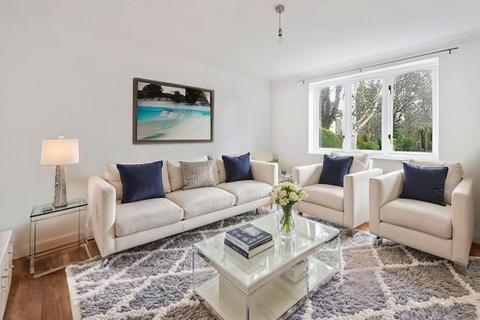 42 Rothesay Avenue, Wimbledon Chase SW20 1 bed flat for sale