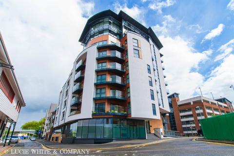 Water Lane, Kingston upon Thames KT1 1 bed apartment for sale