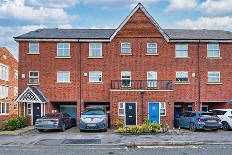 Pinders Farm Drive, Warrington 3 bed townhouse for sale