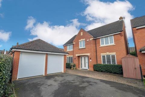 The Glades, Northampton NN4 4 bed detached house for sale