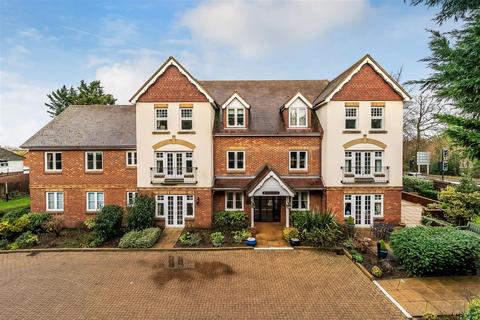 EPSOM ROAD, LEATHERHEAD, KT22 2 bed retirement property for sale
