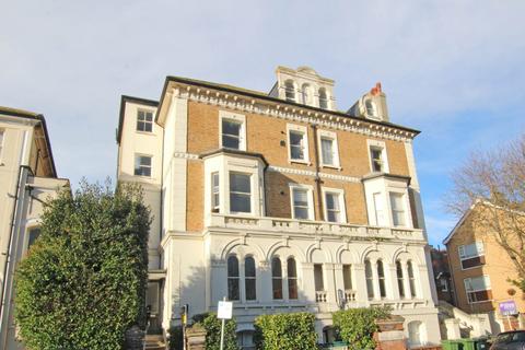 Spencer Road, Eastbourne, BN21 4PD 2 bed flat for sale