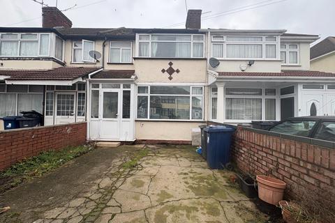 Lonsdale Road, Southall 3 bed terraced house for sale