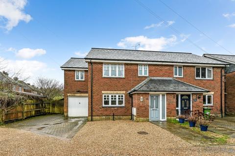 Boyneswood Close, Medstead, Alton... 3 bed semi