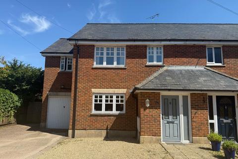 Boyneswood Close, Medstead, Alton... 3 bed semi