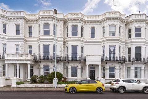 101 Marine Parade, Worthing 2 bed flat for sale