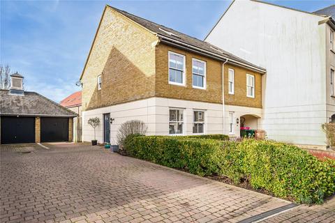 Wraysbury Gardens, Surrey TW18 3 bed semi